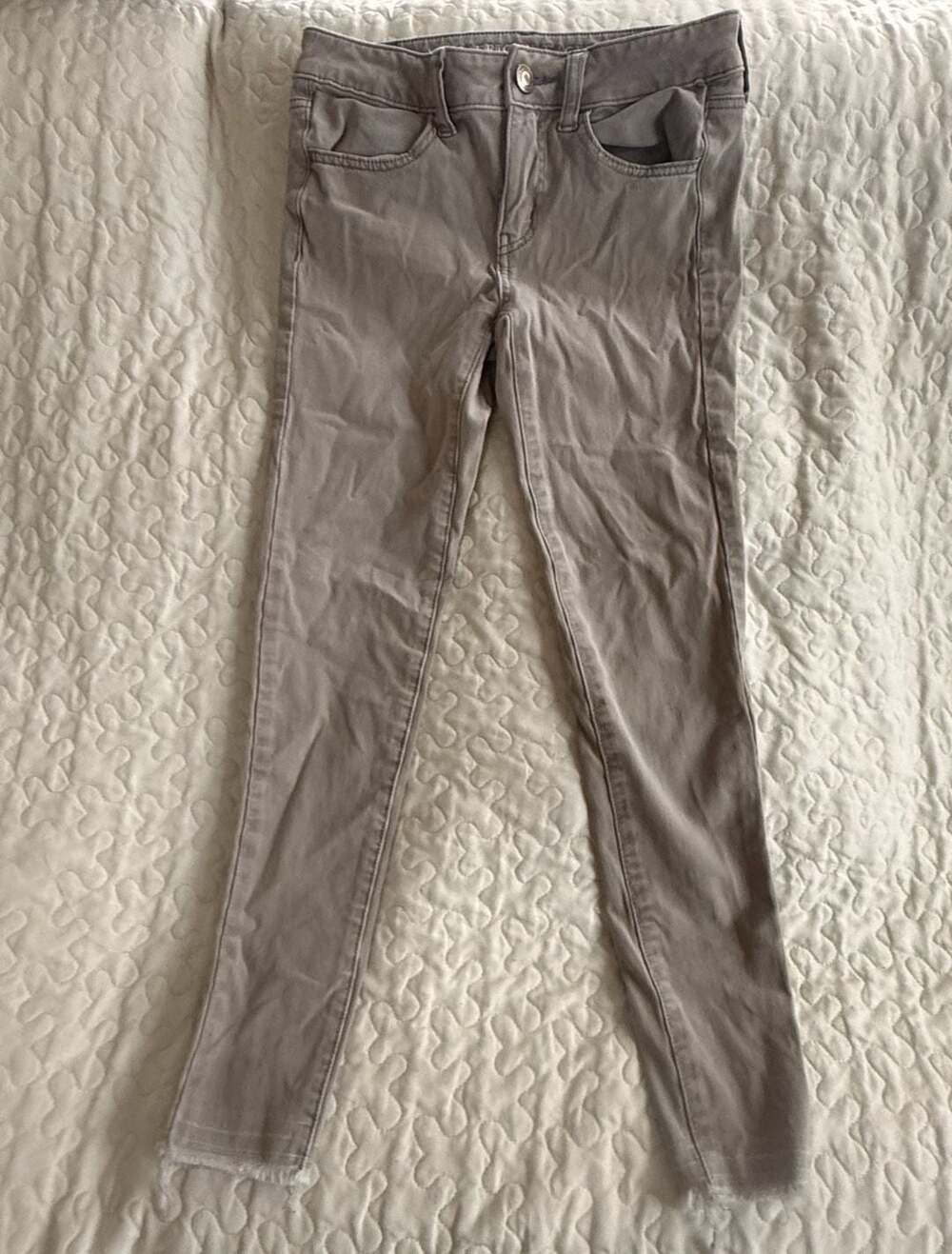 American Eagle Super Skinny Jeans Size 2 Gray